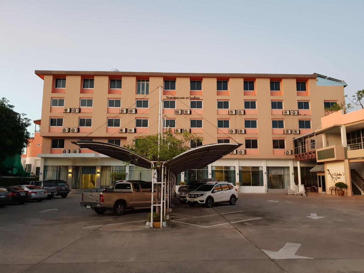K.S.Pavilion Hotel Nakhonratcsaszima Kültér fotó