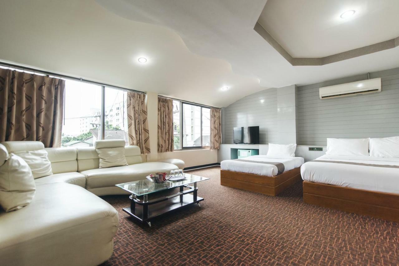 K.S.Pavilion Hotel Nakhonratcsaszima Kültér fotó