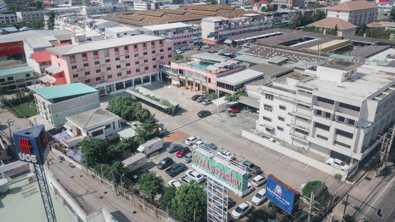 K.S.Pavilion Hotel Nakhonratcsaszima Kültér fotó