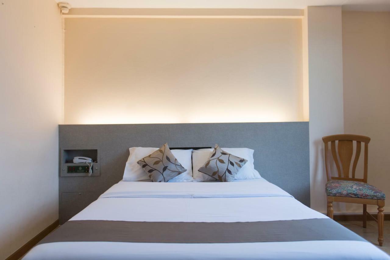 K.S.Pavilion Hotel Nakhonratcsaszima Kültér fotó
