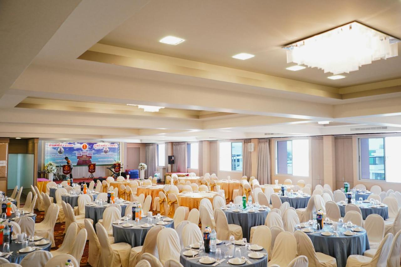K.S.Pavilion Hotel Nakhonratcsaszima Kültér fotó