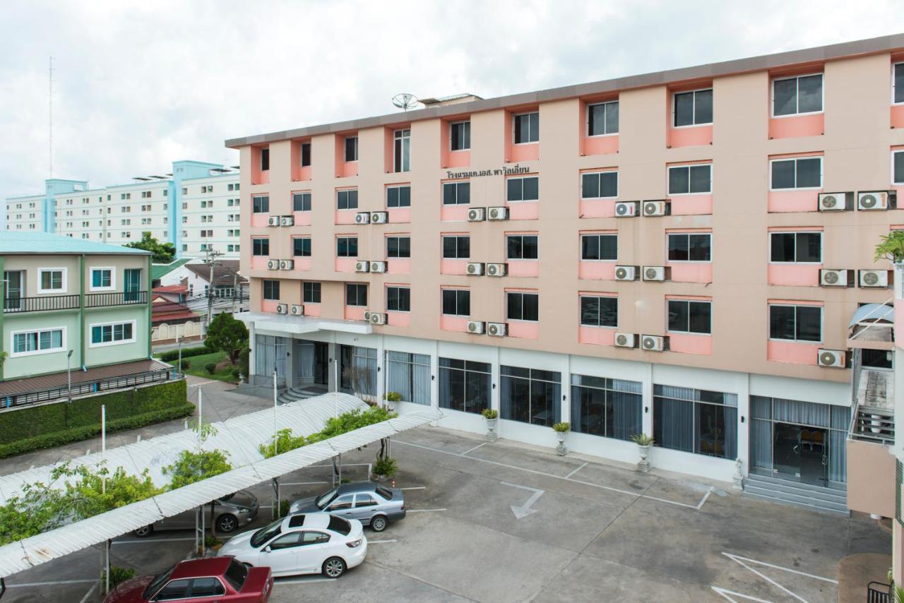 K.S.Pavilion Hotel Nakhonratcsaszima Kültér fotó