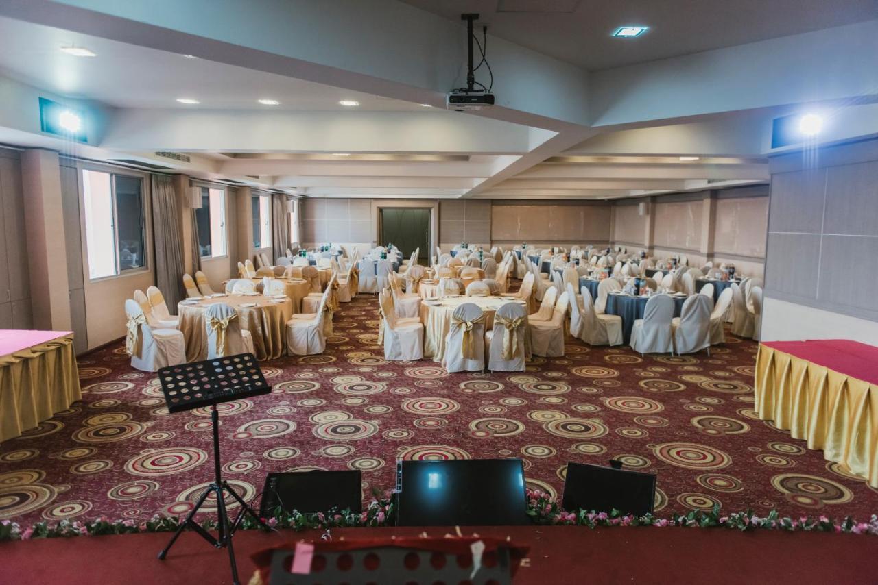 K.S.Pavilion Hotel Nakhonratcsaszima Kültér fotó